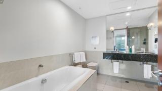 QV Stays Upscale Urban Sanctuary - 2