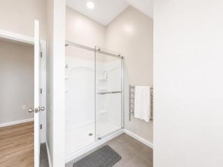 King & Queen 2BR Near Yale & Wooster Square - 6