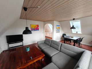 Bright Apartment By The Kattegat With Garden - 9