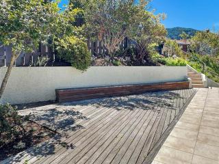 Lakefront Location Walk to Town Family Stay - 3