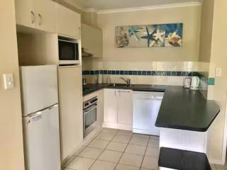 Top Floor Studio 27A Bay Villas Port Douglas - 3