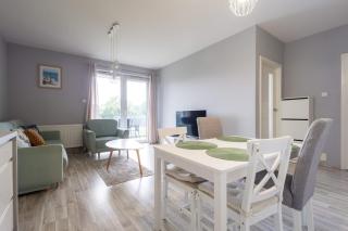 Sunny Apartment with a Balcony & Parking Close to the Beach by Noclegi Renters - 5