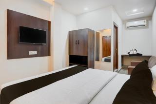 Super OYO Townhouse Oak Fazalganj Formerly RR Grand - 2