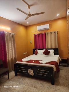 SKYRY HOTELs ALAPAKKAM - 1