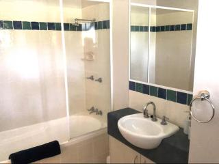 Top Floor Studio 27B Bay Villas Port Douglas - 5