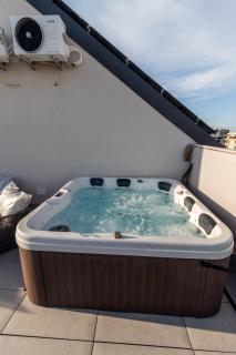 Tâmpa View Luxury Jacuzzi Apartment - 7