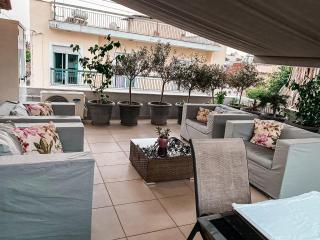 Cozy Central Patras Apartment with Large Private Terrace - 8