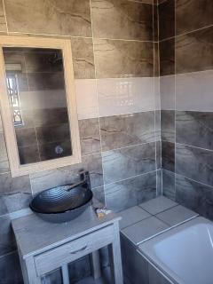 Ya Rocka Guest House - 5