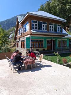 Aslam homestay guest house naranag kangan - 6