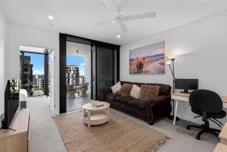 Cozy Hamilton Apt with Brisbane's Best Rooftop Pool - 9