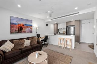 Cozy Hamilton Apt with Brisbane's Best Rooftop Pool - 2