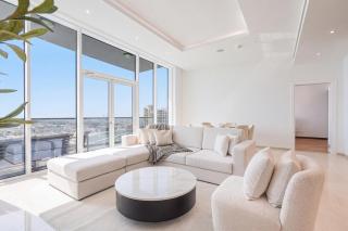 Palm Home next to Nakheel Mall with Private Beach - 2