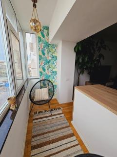 Cozy & Woody Apartment - 0