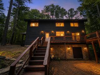 Alta Loma Getaway, 3B,3.5B, pooltable, hottub. - 5