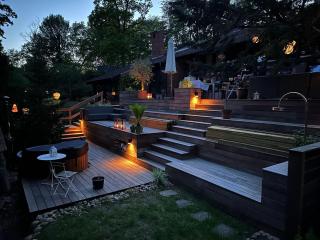 Architect house with hot tub and deck in a secluded spot - 0