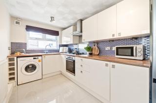 2 Bedroom House in Chamberlain St, St Helens - Hosted by Eason Stays with Parking & Courtyard - 7