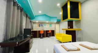 Super Hostel - 9