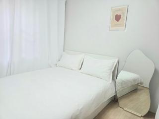 Doha Stay 2 Bedrooms 3 queen beds #5 Minutes to Gwangalli Station, 15 Minutes to Gwangalli Beach - 1
