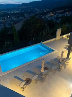 Blue Sunrise, Apartment with Pool,Terace & Stunning Views - 9