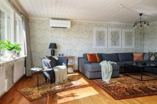 Guestly Homes - 4BR Villa with Private Sauna - 6