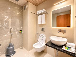 Sukanya Elite Puri - New Luxurious stay near Blue Flag beach with All AC Room, Free Parking & Restaurant - 8