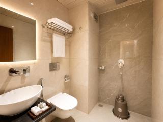 Sukanya Elite Puri - New Luxurious stay near Blue Flag beach with All AC Room, Free Parking & Restaurant - 2