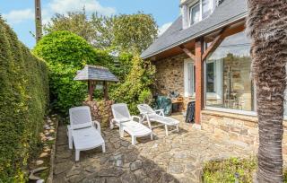 Amazing Home In Ploubazlanec With Wifi - 3