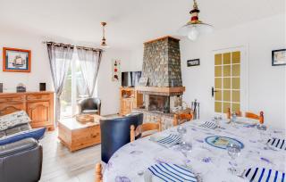 Amazing Home In Ploubazlanec With Wifi - 8