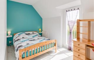 Amazing Home In Ploubazlanec With Wifi - 4