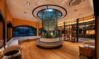 Holiday Garden Hotel - 8