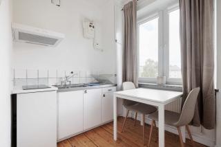 Charming studio in calm suburb - 7