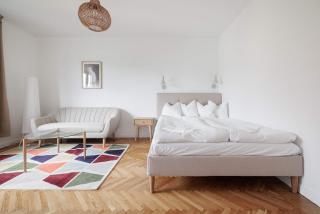 Charming studio in calm suburb - 4