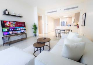 Gorgeous Interior 1-Bed with Private Beach Access in Bay residences - 1