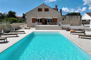 Villa Demare with Heated Pool, Free EVC Station - 0