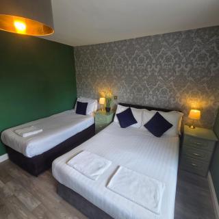 Ely House B&B - 1