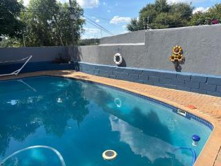 Winchester Cottage in Westdene - 2