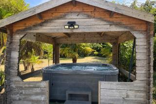 Maisons de Familles Beautiful beachfront home with a spa pool - 2