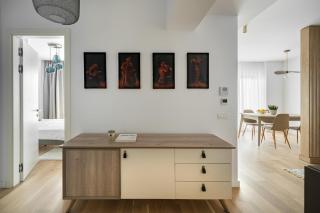 Innera Suite w. Parking & AC - 2
