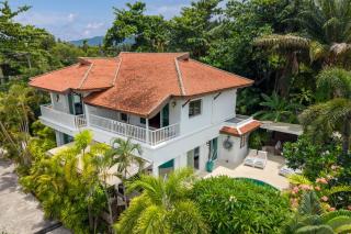 Baan Fah Sai Luxury Villa steps from Beach - 8
