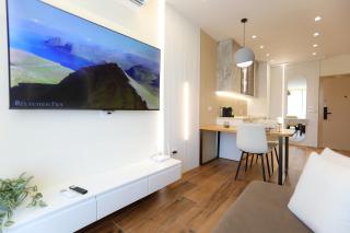 Modern Pool Side Studio Palm - Happy Rentals - 5