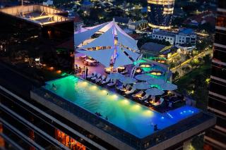 The Trans Luxury Hotel Surabaya - 7