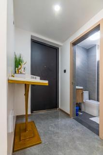 newly furnished two bedroom apartment with swimming pool, fully equipped gym, private parking space ,children playground and unbeatable scenic city views - 4
