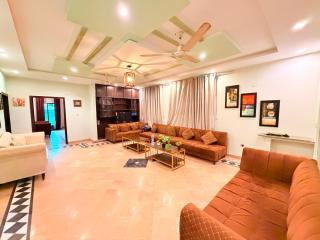 Travellers Arc Apartment F-11 - 2