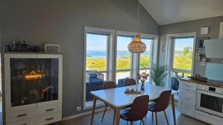 Modern Seaside Retreat on Dønna with Jacuzzi - 4
