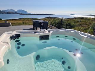 Modern Seaside Retreat on Dønna with Jacuzzi - 9