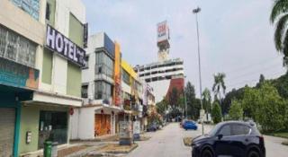 OYO 90862 Hotel Small City - 4