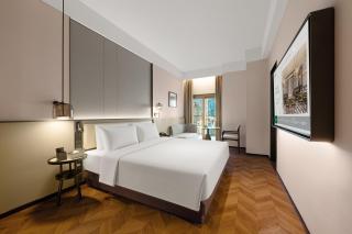 Madison Hotel Chongqing Jiefangbei and Hongya Cave River View - 9