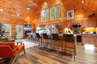 Serene Mountain Retreat by Ghosal Luxury Lodging - 8