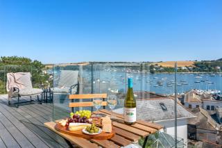 Panoramic harbour views Porthva - 6
