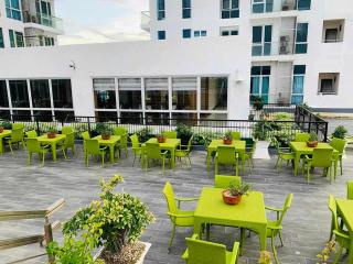 MACTAN NEWTOWN CONDO with pool access - 4